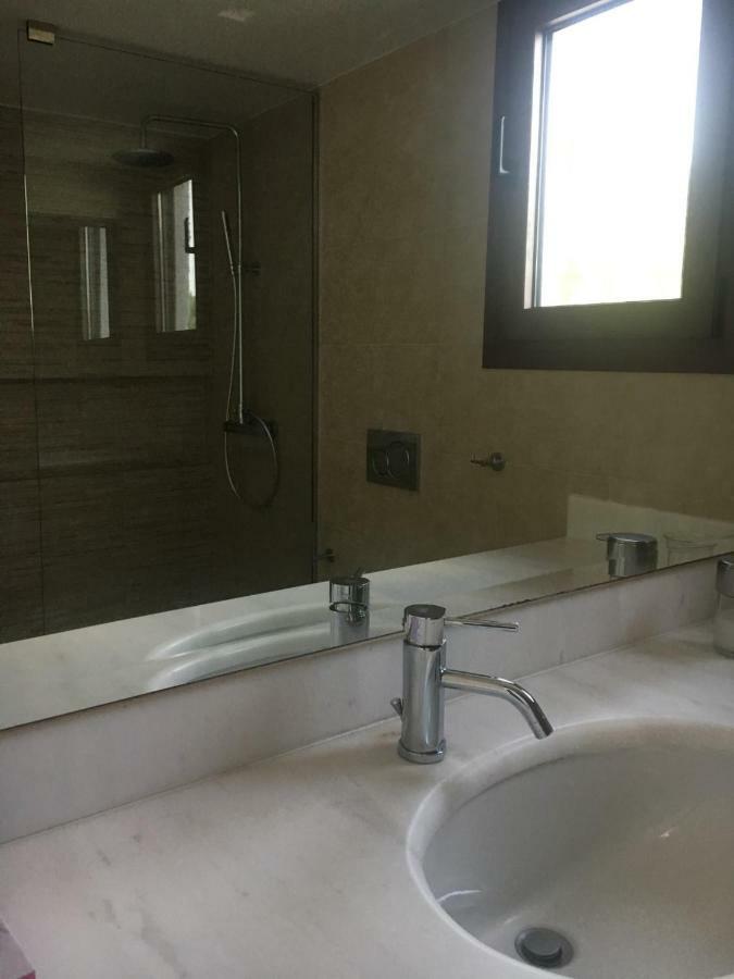 Villa Christina With Private Pool In Saronida, Near Stunning Beaches, Athens Airport & Sounio Exterior photo